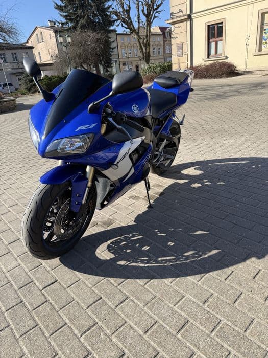 Motocykl Yamaha r1 rn-09