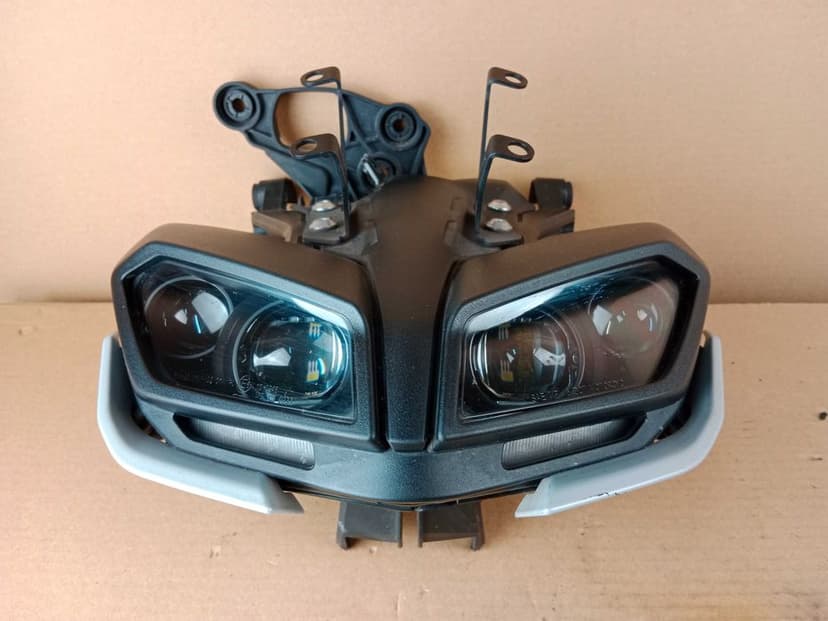 Yamaha MT09 Lampa Reflektor Przód Uchwyt Licznika Czasza 17-20 LIFT
