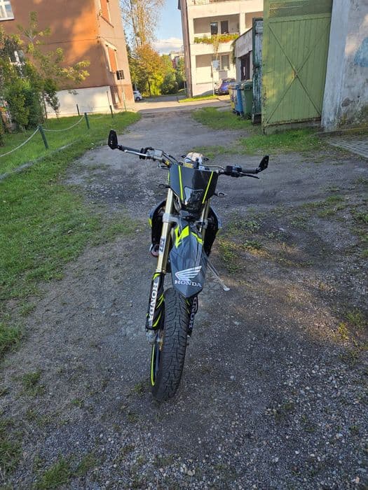 Honda CRF 450 R   Supermoto