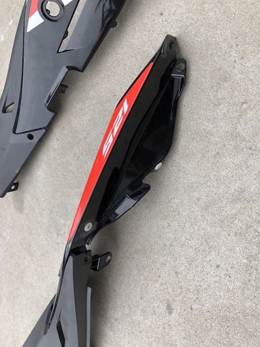 Ogon owiewki aprilia 125 tuono zadupek