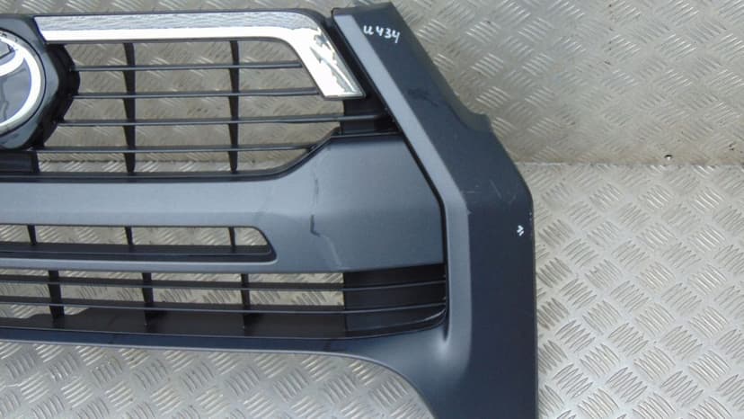 toyota hilux invincible atrapa grill !