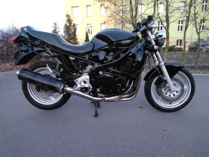Suzuki GSX 750 Katana GSXF (GSXR GS Ninja)