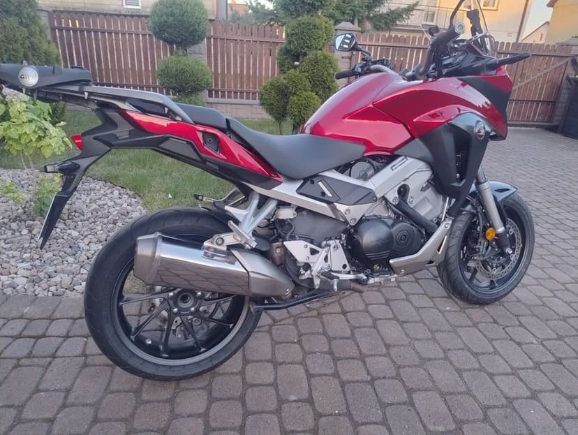 Honda Vfr 800 Crossrunner 2018 r super stan 39 tyś udokumentowany przebieg.