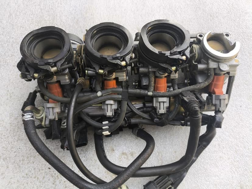 Yamaha R1 RN09 wtrysk przepustnica