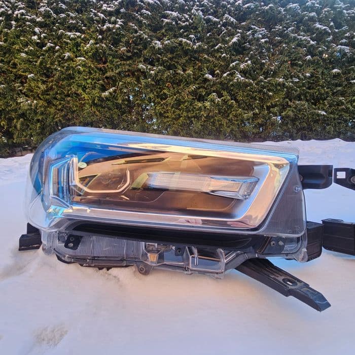 Lampy Toyota Hilux VIII full led