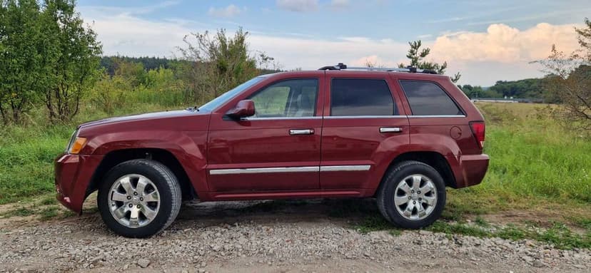 Jeep Grand Cherokee Overland 5.7 hemi GAZ