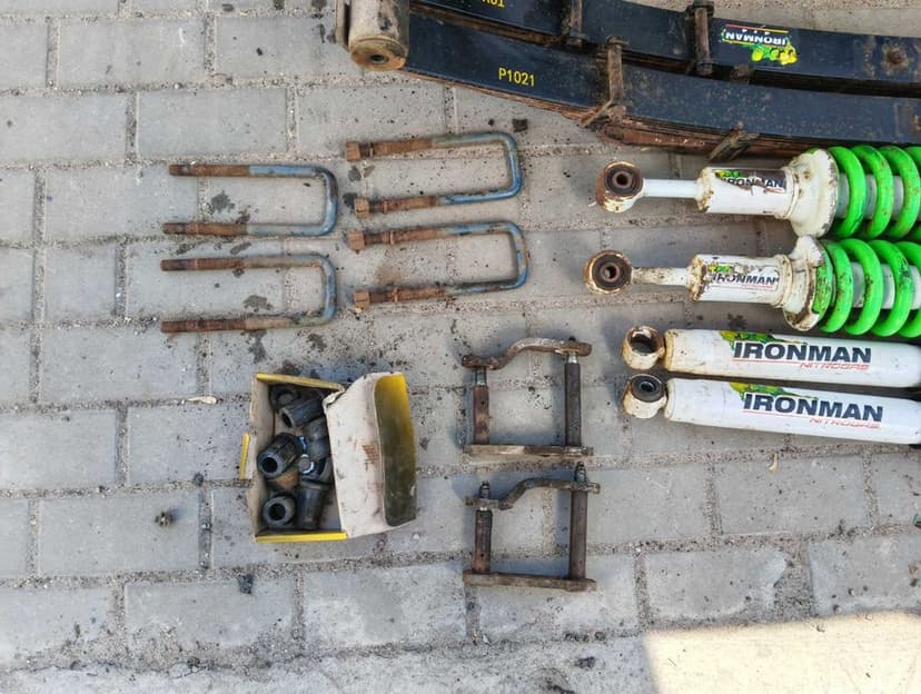 Toyota Hilux VIII 2016+ zawieszenie Iron Man amortyzatory sprężyny resory