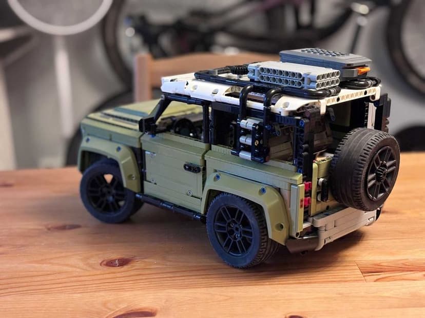 LEGO Technic Land Rover Defender 42110 – komplet + instrukcja