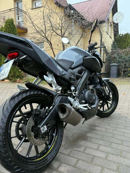 Yamaha MT 125 akrapovic