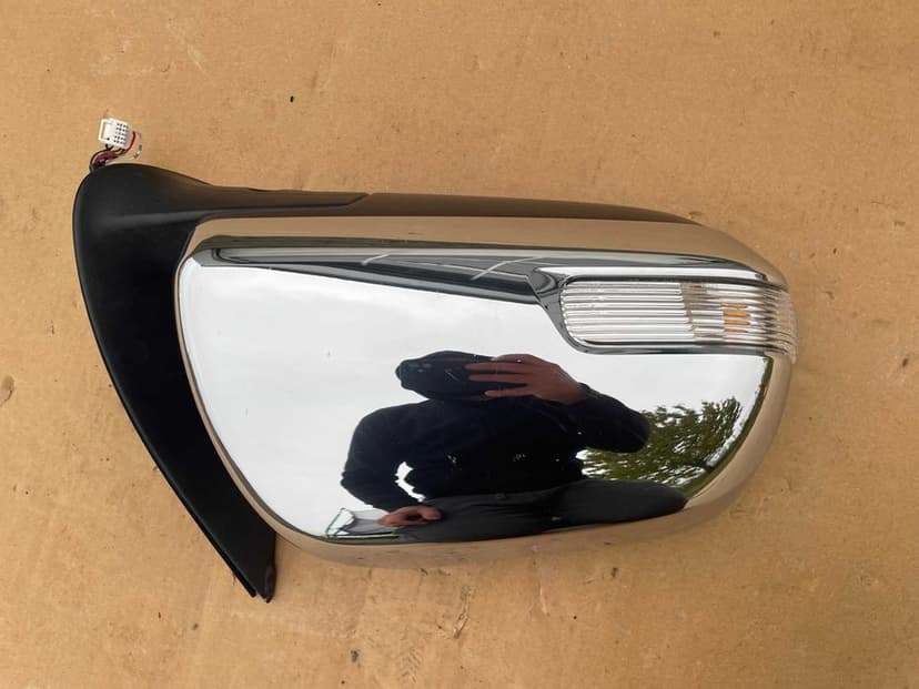 Lusterko prawe Toyota Hilux chrom 9PIN