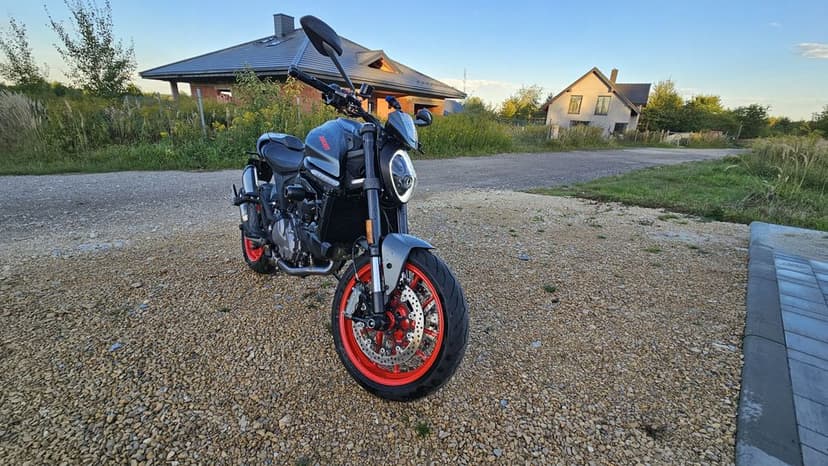 Ducati Monster wersja + 937