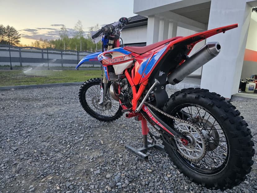 Beta 300 racing model 2024