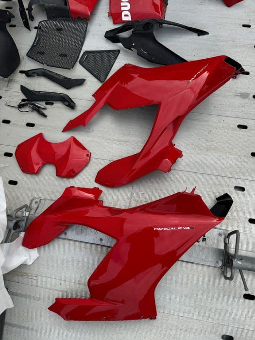 Sprzedam Felgi Ducati Panigale V4s czesci ,owiewki,wydech