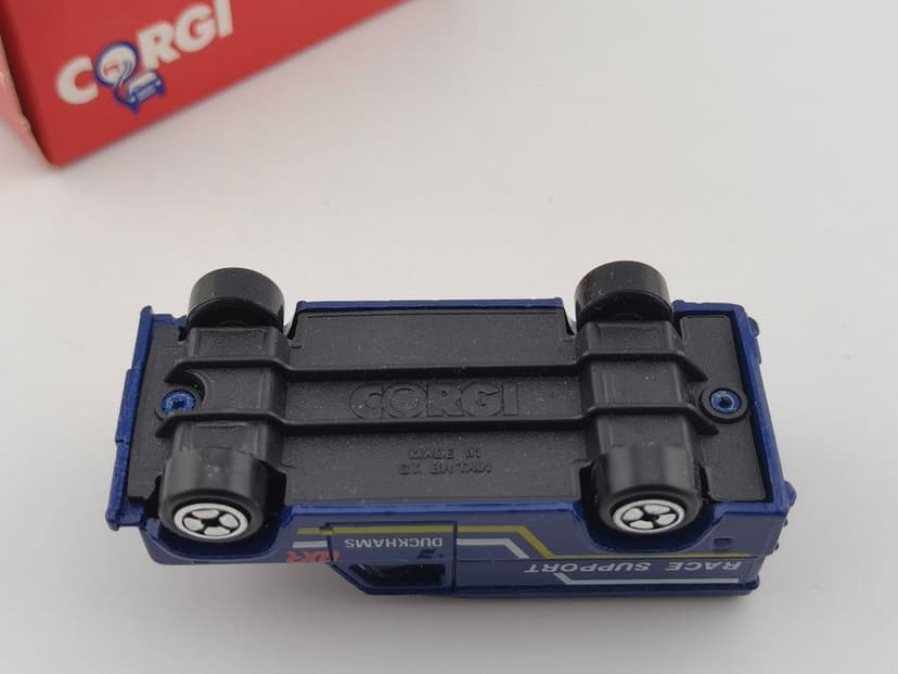 Corgi Land Rover Defender Boxed