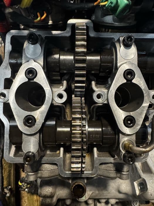 Owiewki silnik  czesci do aprilia tuono 1100 V4