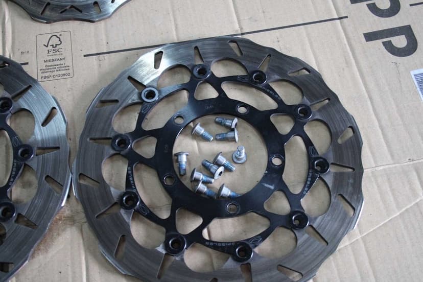 Tarcze Hamulcowe Przód Tył Tarcza Suzuki GSXR 1000 K5 K6 05-06