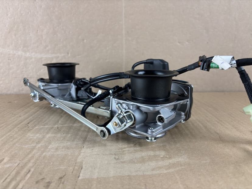 Ducati Monster 821 Przepustnice MIKUNI Wtryski Czujnik TPS Silniczek