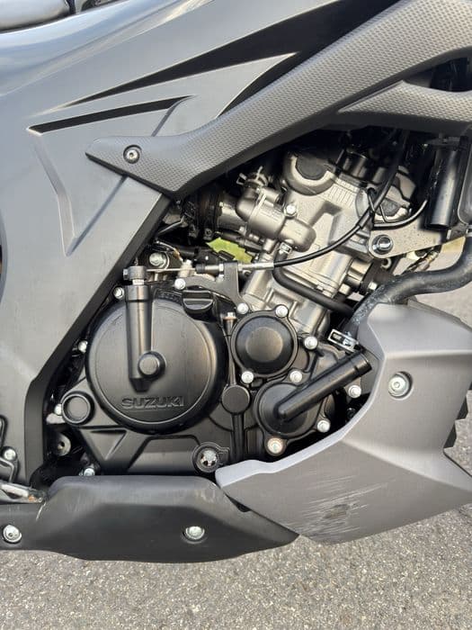 Suzuki GSX-S125 2024 • 700 km • Stan bdb • Titan Black • A1/B