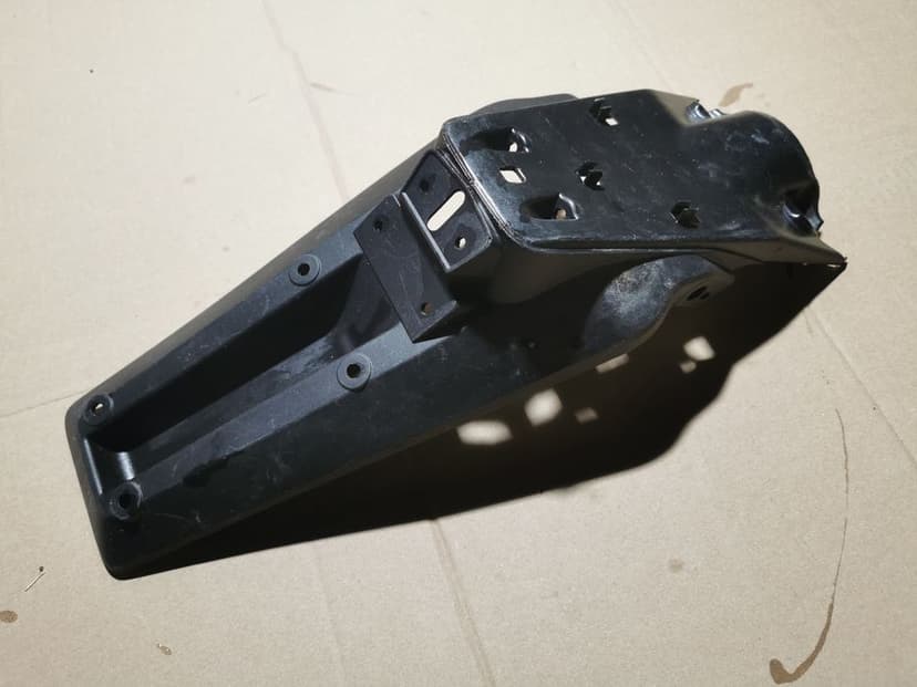 Husqvarna te 300 uchwyt tablicy chlapacze błotnik tyl