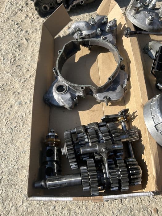 Czesci ktm 300 sx exc gs egs 250 cylinder zawor skrzynia kartery