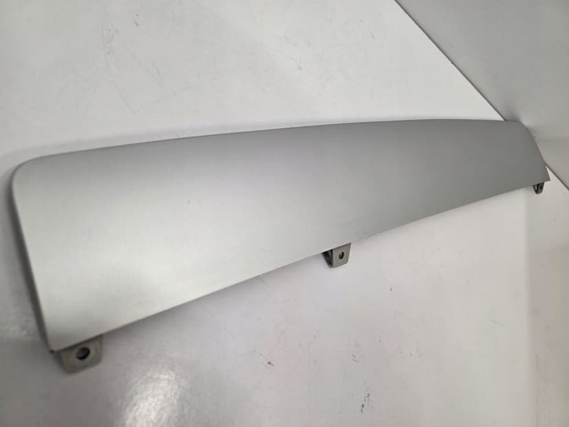 spoiler tył land rover defender ii l663 l8b2-19k809-a m8b2-19k809-g