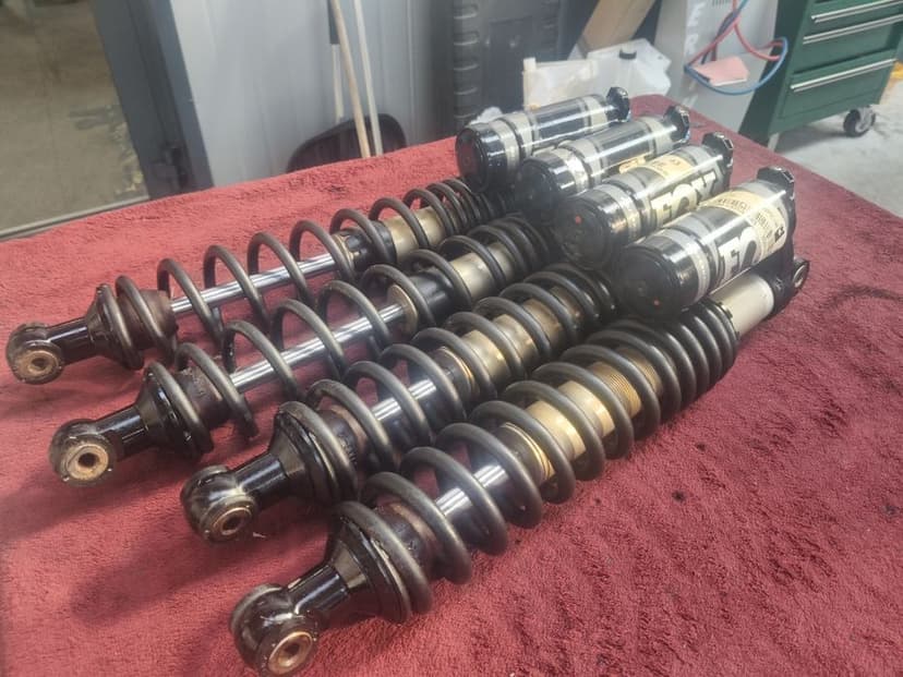 Amortyzatory FOX Can-Am Renegade 1000 XMR 2023r