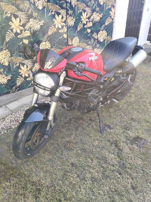 Motocykl Ducati Monster 696