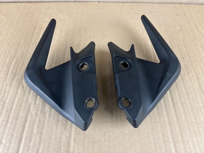 Ducati Monster 821 Rączki Rączka Prawa Lewa Uchwyty Uchwyt Pasażera