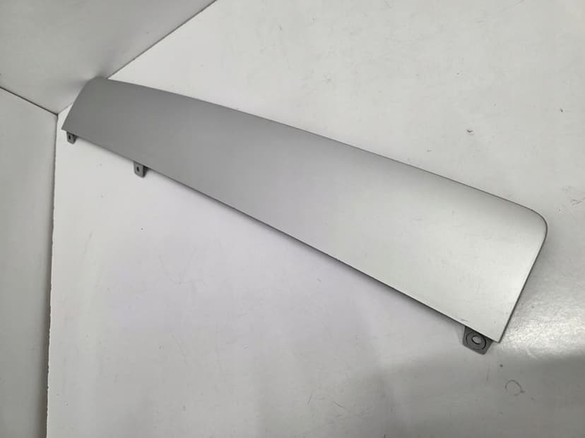 spoiler tył land rover defender ii l663 l8b2-19k809-a m8b2-19k809-g