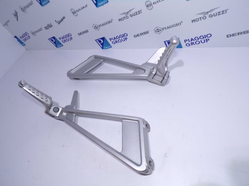 Komplet Set Pasażera Sety Prawy i Lewy Aprilia RS660 Tuono 660 Orygin.