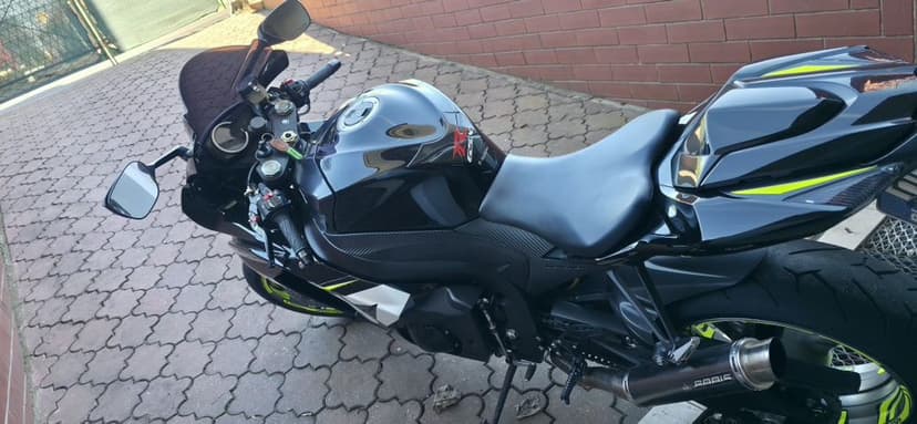 Motocykl suzuki GsxR1000