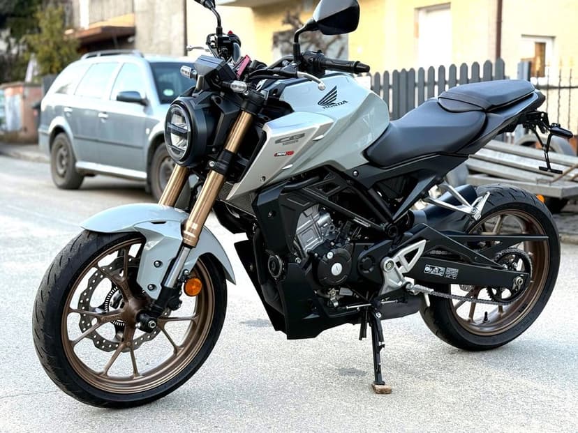 Honda CB125R CB125 CB 125R CB 125 - Niemcy - Lift 15KM - CB