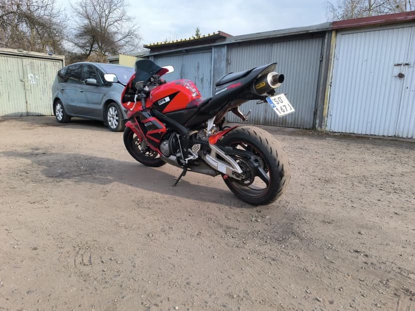 Honda CBR 600rr pc37