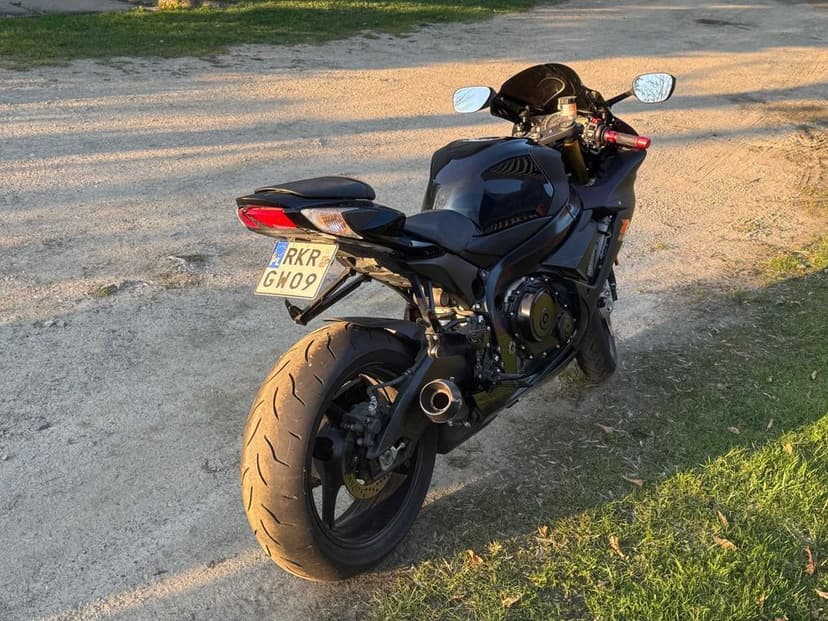 Suzuki GSX-R 750 L6 2016R NISKI PRZEBIEG