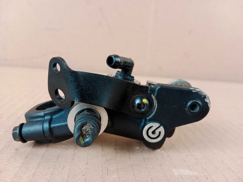 Aprilia RS 660 Pompa Hamulca Przedniego Przód BREMBO  20-25