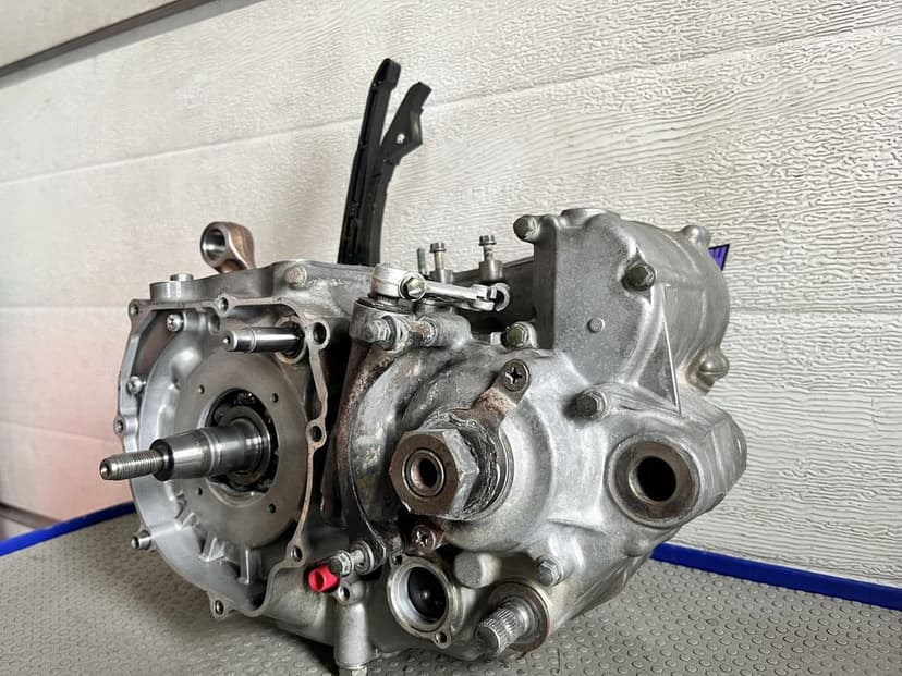 Suzuki drz 400 kartery skrzynia biegów słupek ltr 400
