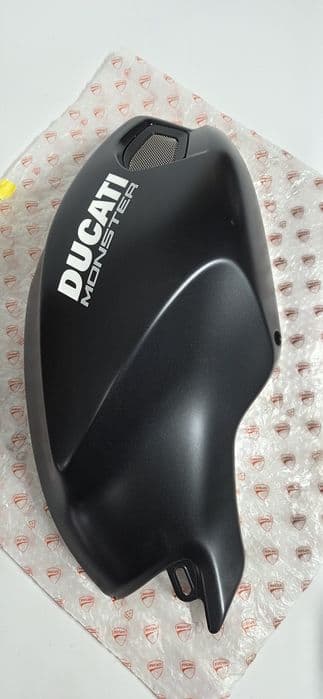 Ducati Monster 696 796 osłona baku owiewka pokrywa NOWA oem