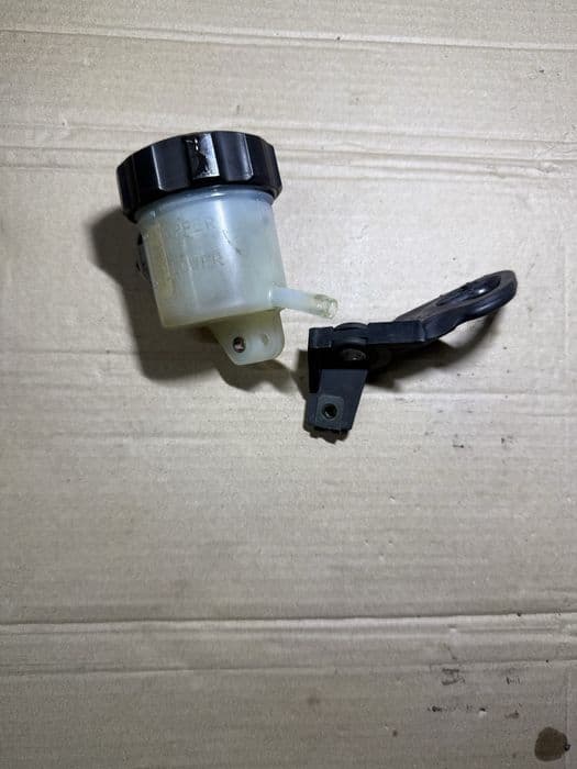 Tarcze hamulcowe zaciski zbiorniczek sety yamaha r1 rn12 04-06