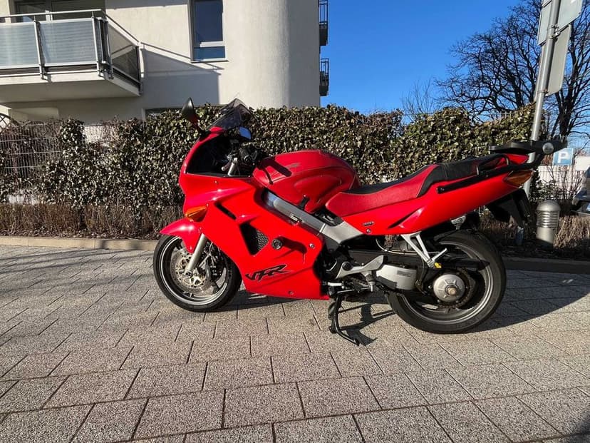Honda VFR 800Fi RC46 – 2001 – zadbany egzemplarz dla fana modelu