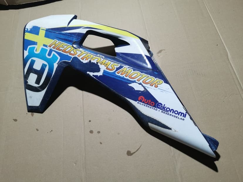 Husqvarna tc 350 osłona owiewka przód lewa obudowa panel