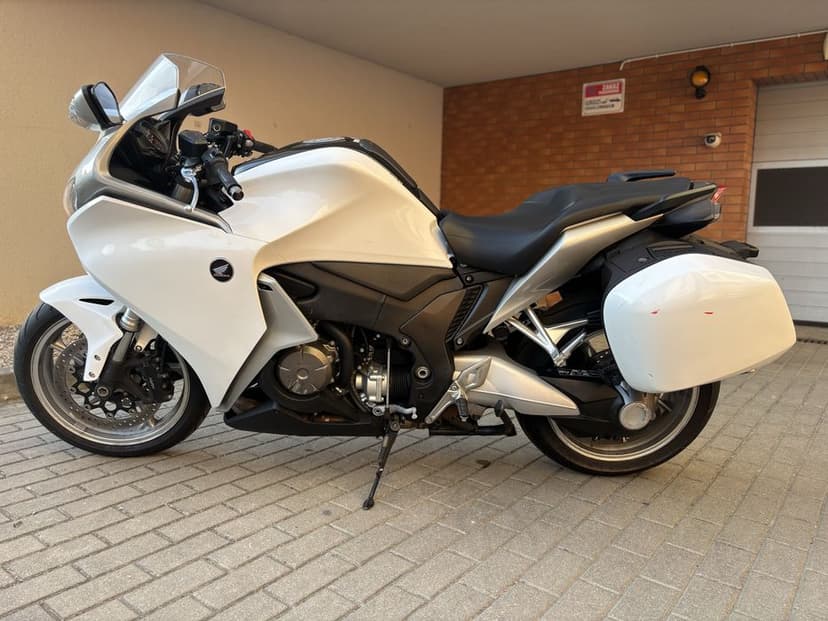 Honda VFR 1200 F 2010 ABS skrzynia manual