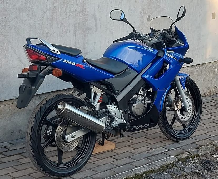 Honda CBR 125 rok 2004 kat.B/A1 transport pod dom