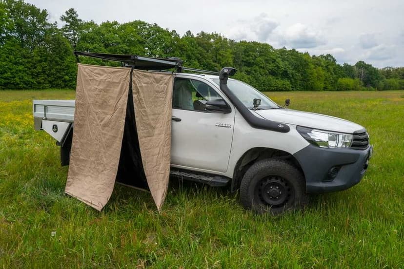 Toyota Hilux Revo "turystyczna"