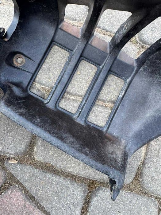 stopien Suzuki LTZ 400 r 03-08 zapietki plastik stopnie podloga podest