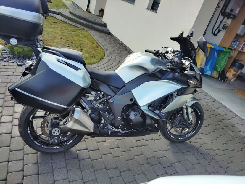 Kawasaki z1000sx przebieg 34,200 zamiana  na KTM 790 lub 890  1290