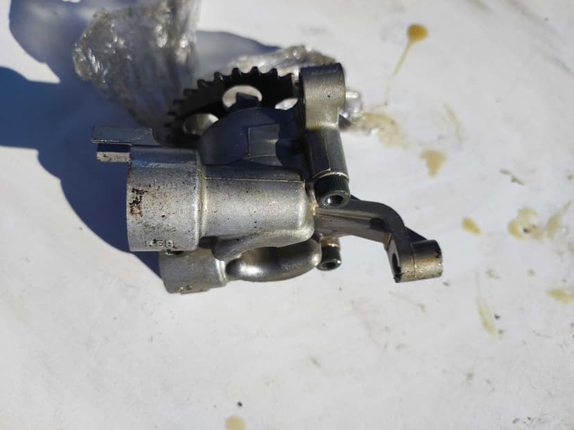 Yamaha FZ6 (2004–2009) Pompa oleju mechaniczna, napęd zębatką