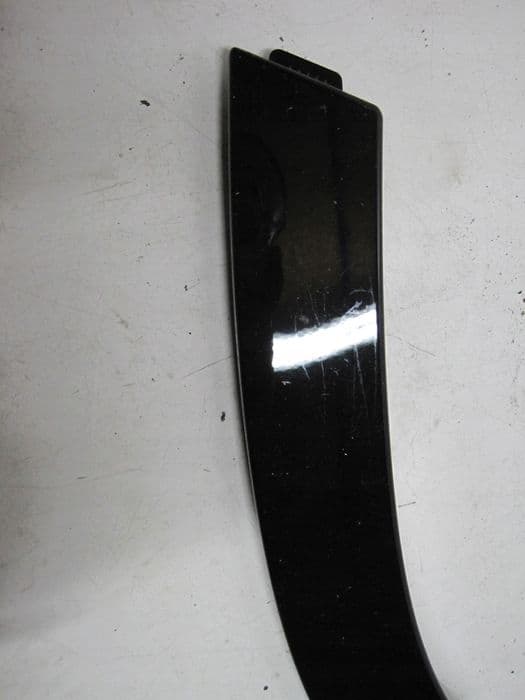 NAKŁADKA LISTWA BŁOTNIKA LAND ROVER DEFENDER L8B2-16A332-BX LEWA TYLNA