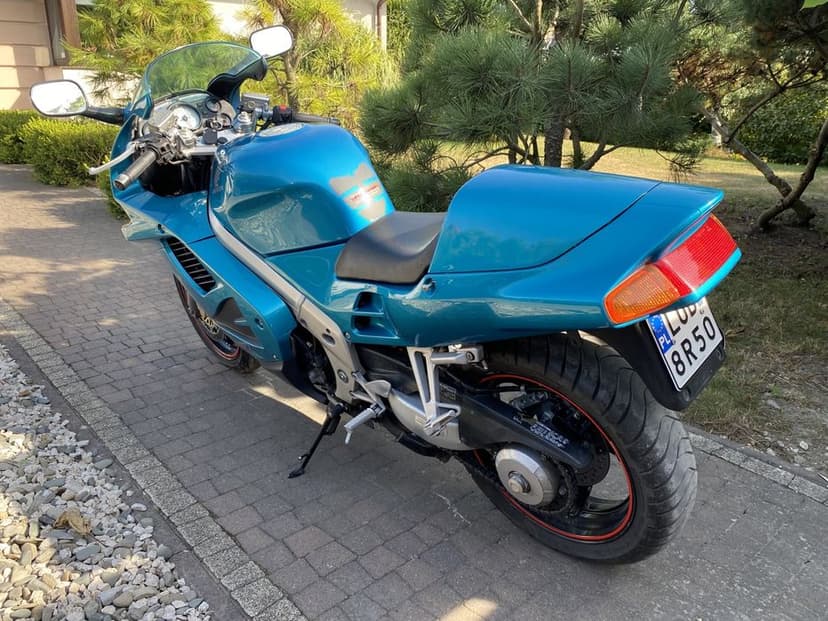 Honda VFR 750 RC36  idealna 33tyś.km klasyk
