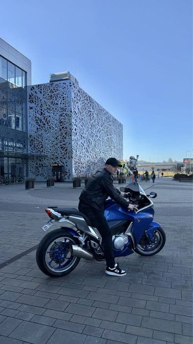 Honda vfr1200 rok 2010 (nie bmw, kawassaki, suzuki, ducati)