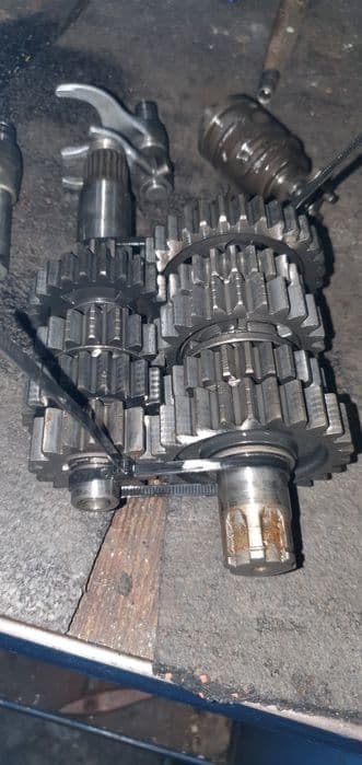 Skrzynia tryby wałek koło Kawasaki kx 250 kdx na częsci na tryby